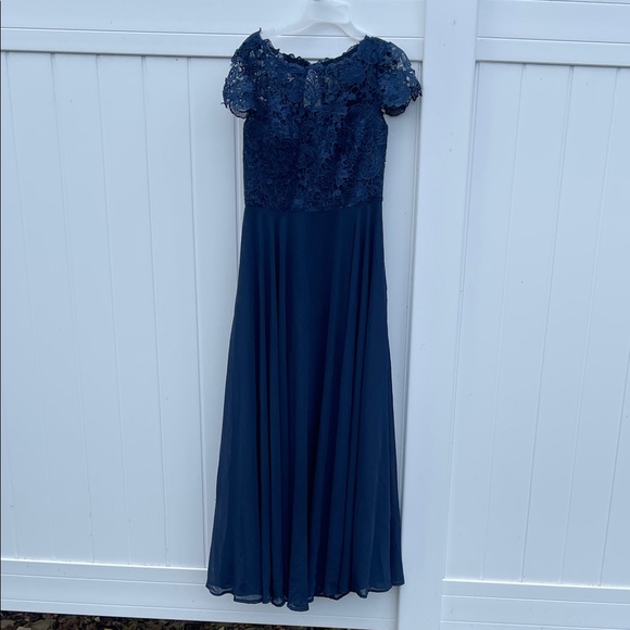 JJs House Navy Blue Lace Maxi Dress - Picture 1 of 4